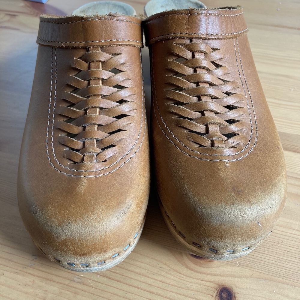 Sven Brown Front Weave Clogs- Low Heel EU 38